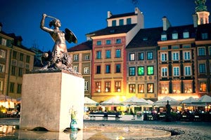 足球赛场危机四伏，团队合作方能成功